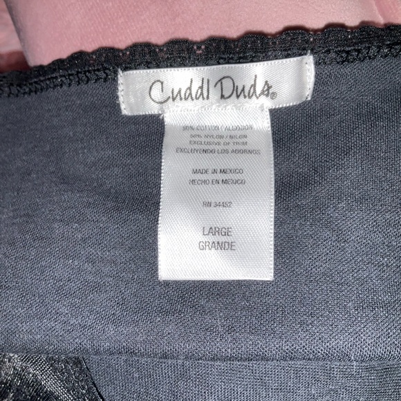 ✨💫🌸VINTAGE BLACK V-NECK LONG SLEEVE BLOUSE🌸💫✨ - Picture 6 of 6